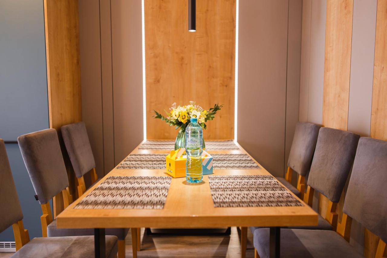 Charming Family Haven Apartman Nagyvárad Kültér fotó